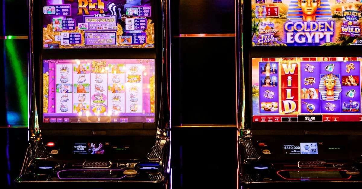 Мир онлайн казино и азартных игр на экране устройства